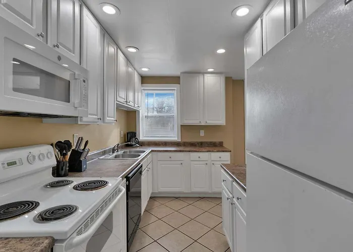 Your Retreat Awaits 5 Bedroom 2 Bath * Columbus