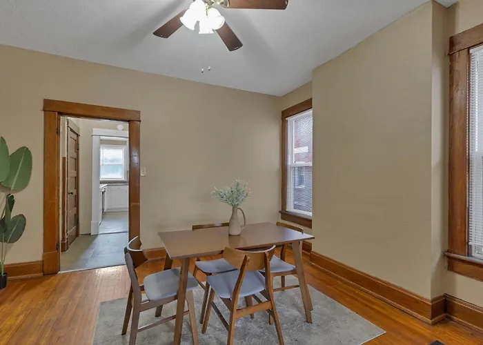 Your Retreat Awaits 5 Bedroom 2 Bath Columbus