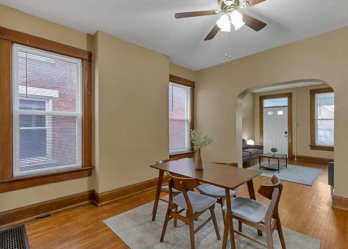 Your Retreat Awaits 5 Bedroom 2 Bath Columbus